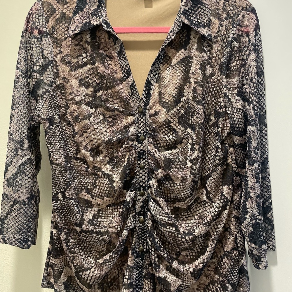 Cable & Gauge Snake Animal Button Down Sexy Blouse Top Shirt - Black and Brown L